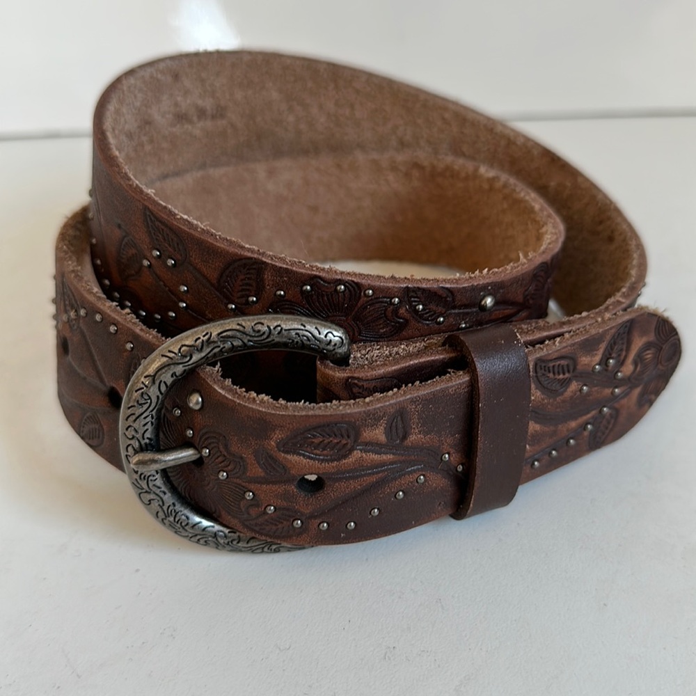 Hand tooled and beaded leather belt M brown 29-33in
